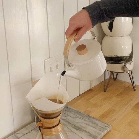 Kaiko Enamel Tea Kettle - Picture 1 of 3